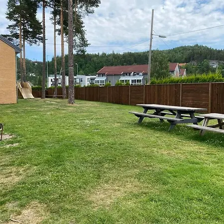 2 Bedrooms - 307 Near Kristiansand Apartment *